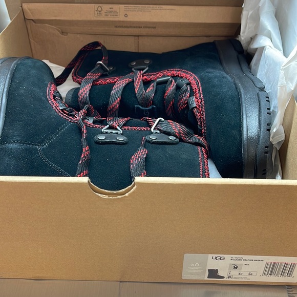 BNIB UGG Classic Weather Hiker Hi Boots BLACK 9 - Picture 2 of 11